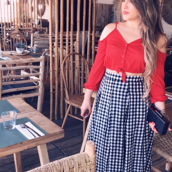 long skirt with off shoulder top - Picture 4 of 5